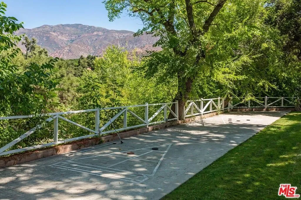 Ojai, California, United States. - Photo 12