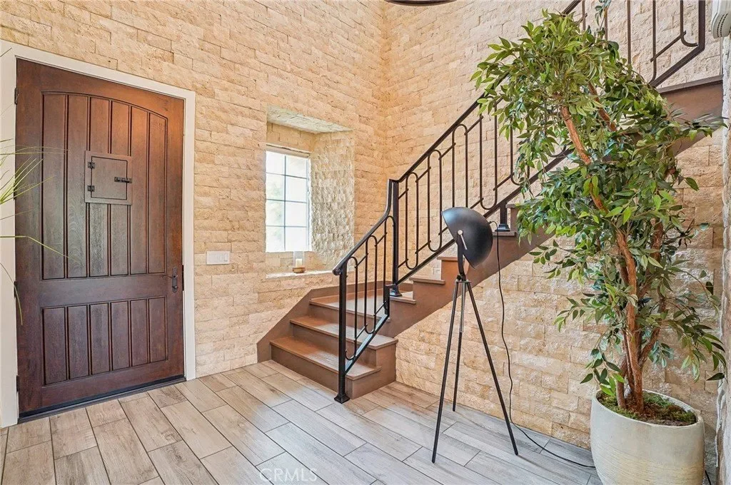 20452 W Esmerelda Lane, Porter Ranch, CA, 91326, USA, Los Angeles, California, United States. - Photo 3