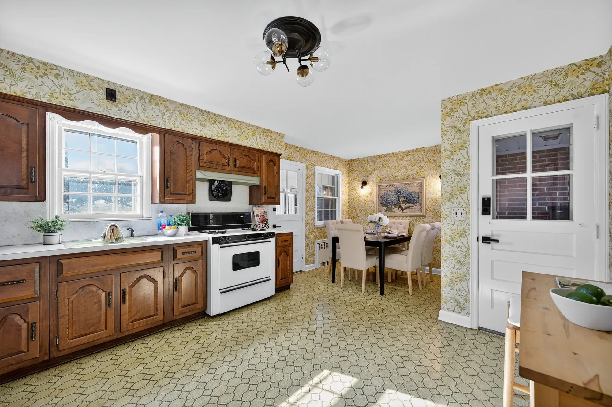 60 Concord Street, Westbury, Ny, 11590