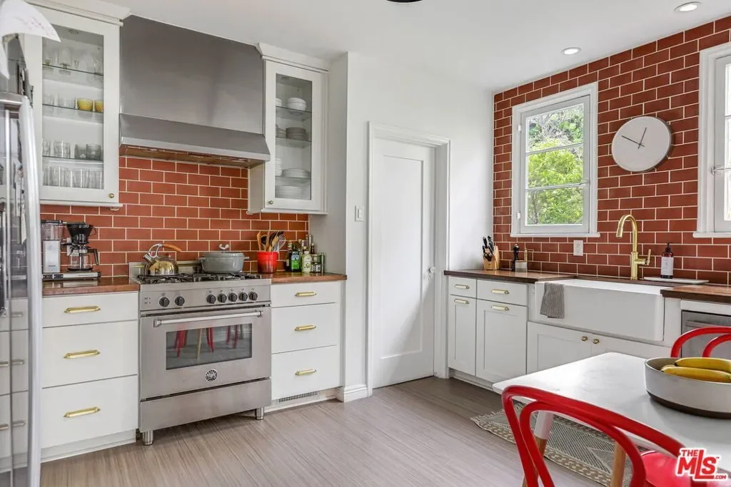 8210 Willoughby Avenue, Los Angeles, California, United States. - Photo 4