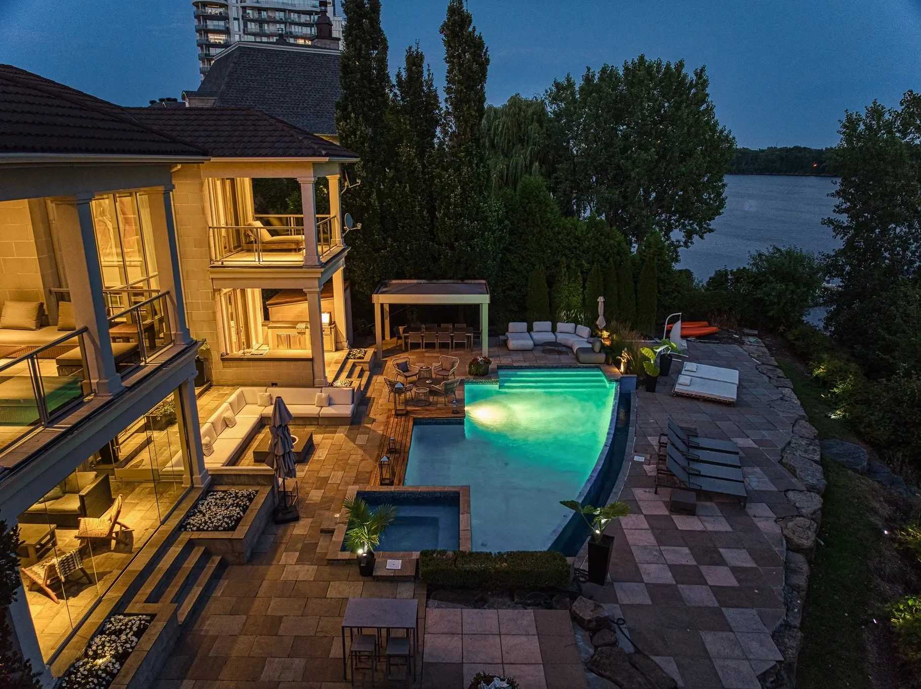 Exterior photo 11