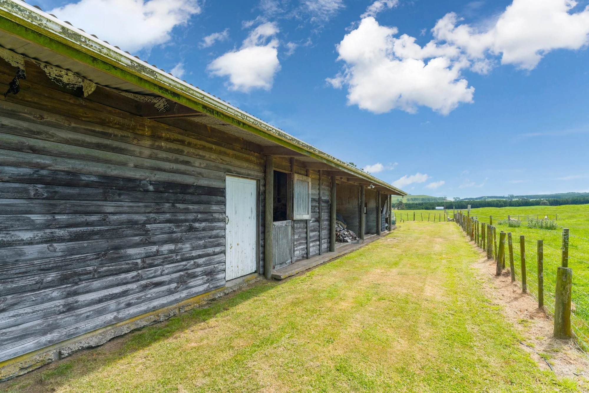 Exterior photo 9
