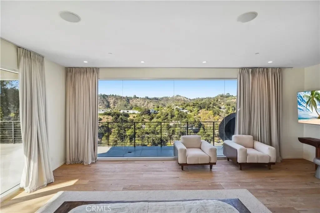 9716 Oak Pass Road, Beverly Hills, California, United States. - Photo 18