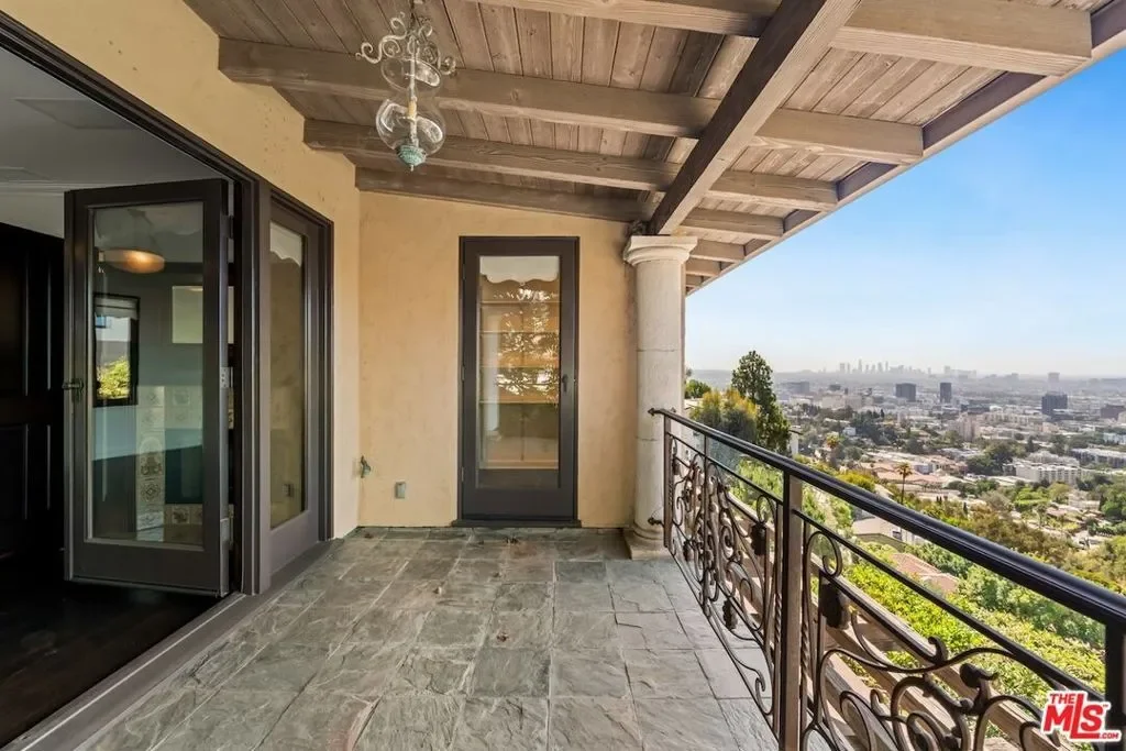 6930 Oporto Drive, Los Angeles, California, United States. - Photo 16