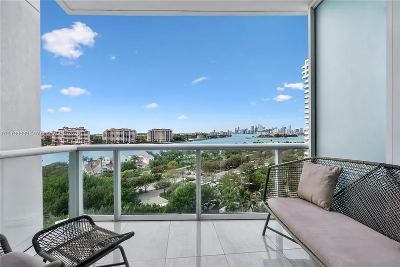 100 S Pointe Drive 903, Miami Beach, Florida, United States. - Photo 11