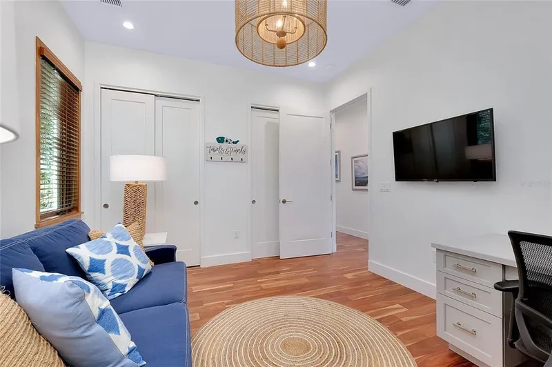 161 S Polk Drive, Sarasota, FL 34236, Sarasota, Florida, United States. - Photo 2