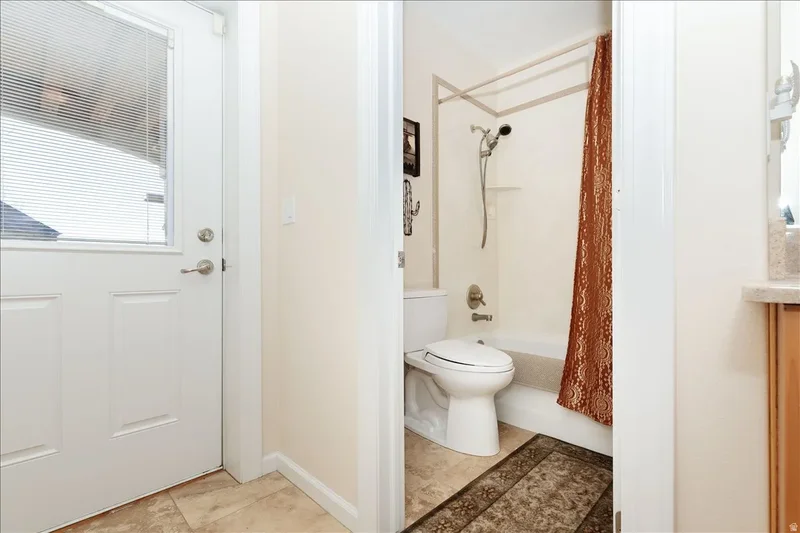 600 E 100 S, Hyde Park, Utah, United States. - Photo 68