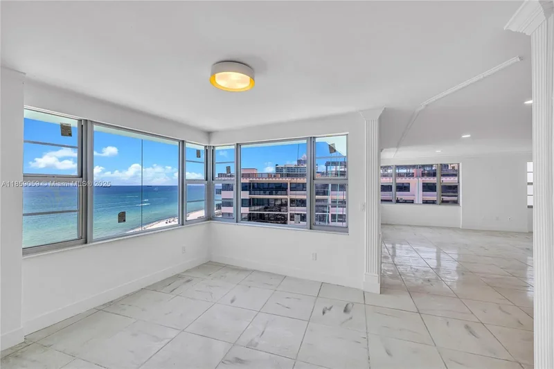 5255 Collins Ave 14D, Miami Beach, Florida, United States. - Photo 2