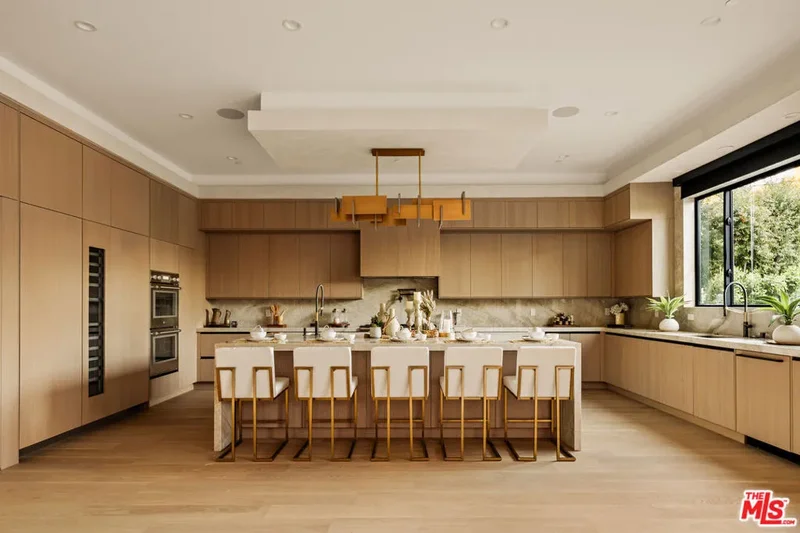 4528 Matilija Avenue, Los Angeles, California, United States. - Photo 15