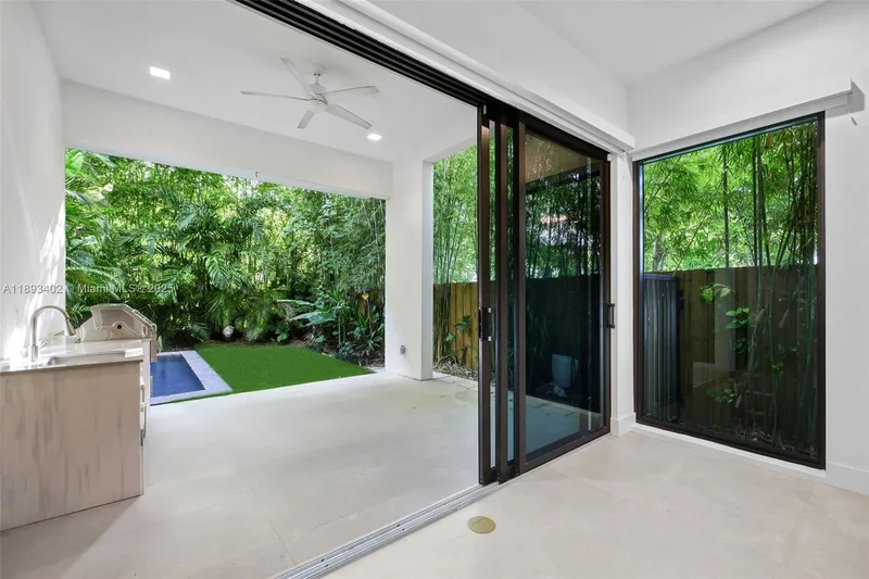 3063 Elizabeth St, Miami, Florida, United States. - Photo 18