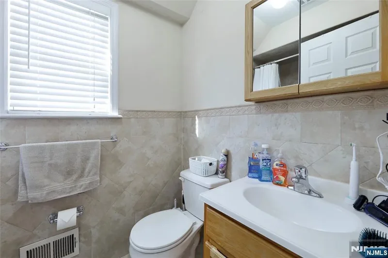 221 William Street, Harrison, NJ 07029, Harrison, New Jersey, United States. - Photo 12