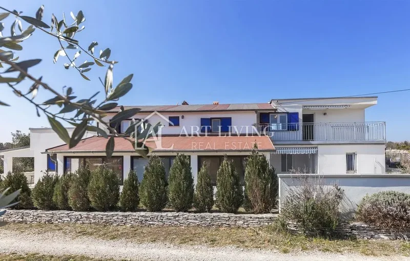 Istria, Labin, surroundings - detached house with 3 apartments in a quiet location, 2 km from the se