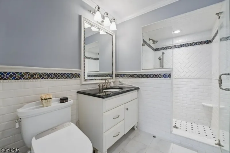 26 Hampshire, Mahwah, New Jersey, United States. - Photo 35