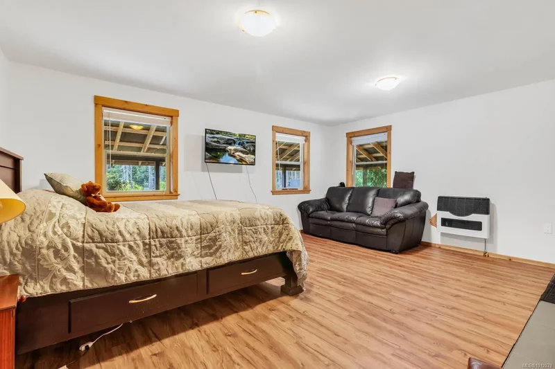 2 Welch Rd, Lasqueti Island, British Columbia, Canada. - Photo 30