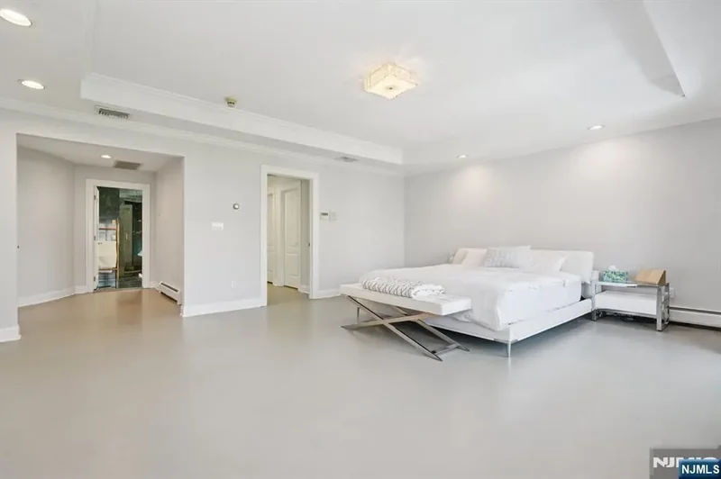 32 Laurie Drive, Englewood Cliffs, NJ, 07632, USA, Englewood Cliffs, New Jersey, United States. - Photo 29