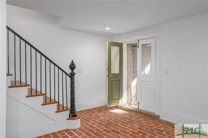228 E Oglethorpe Avenue, Savannah, Georgia, United States. - Photo 46