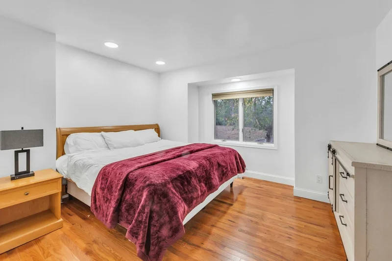 19 Bay Woods Dr, Hampton Bays, New York, United States. - Photo 43