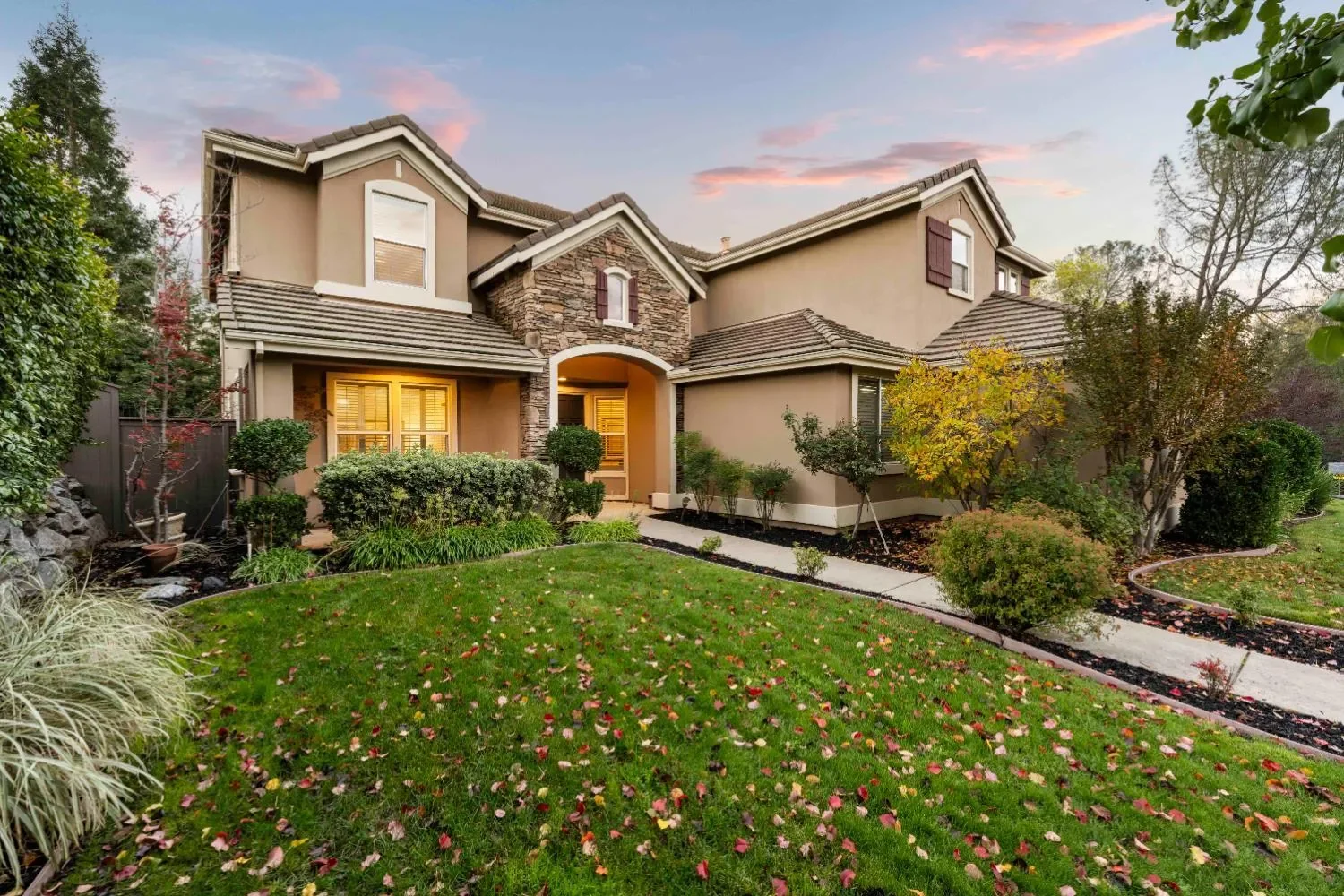 Exterior photo 2