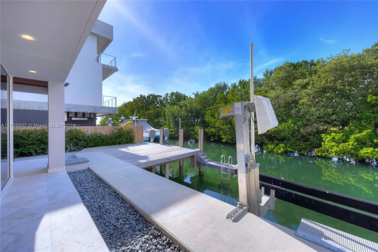 3566 Rockerman Rd, Miami, Florida, United States. - Photo 27