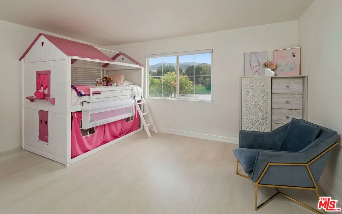 26518 Swan Ln, Santa Clarita, California, United States. - Photo 15