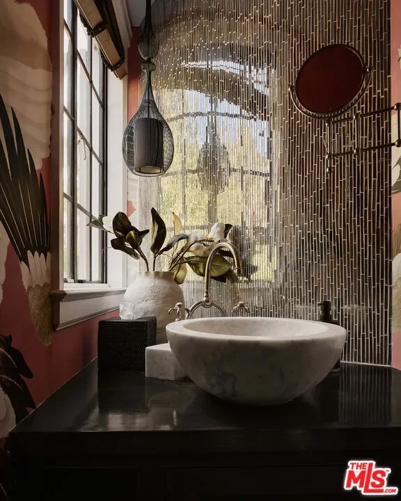 1141 Maroney Lane, Los Angeles, California, United States. - Photo 8