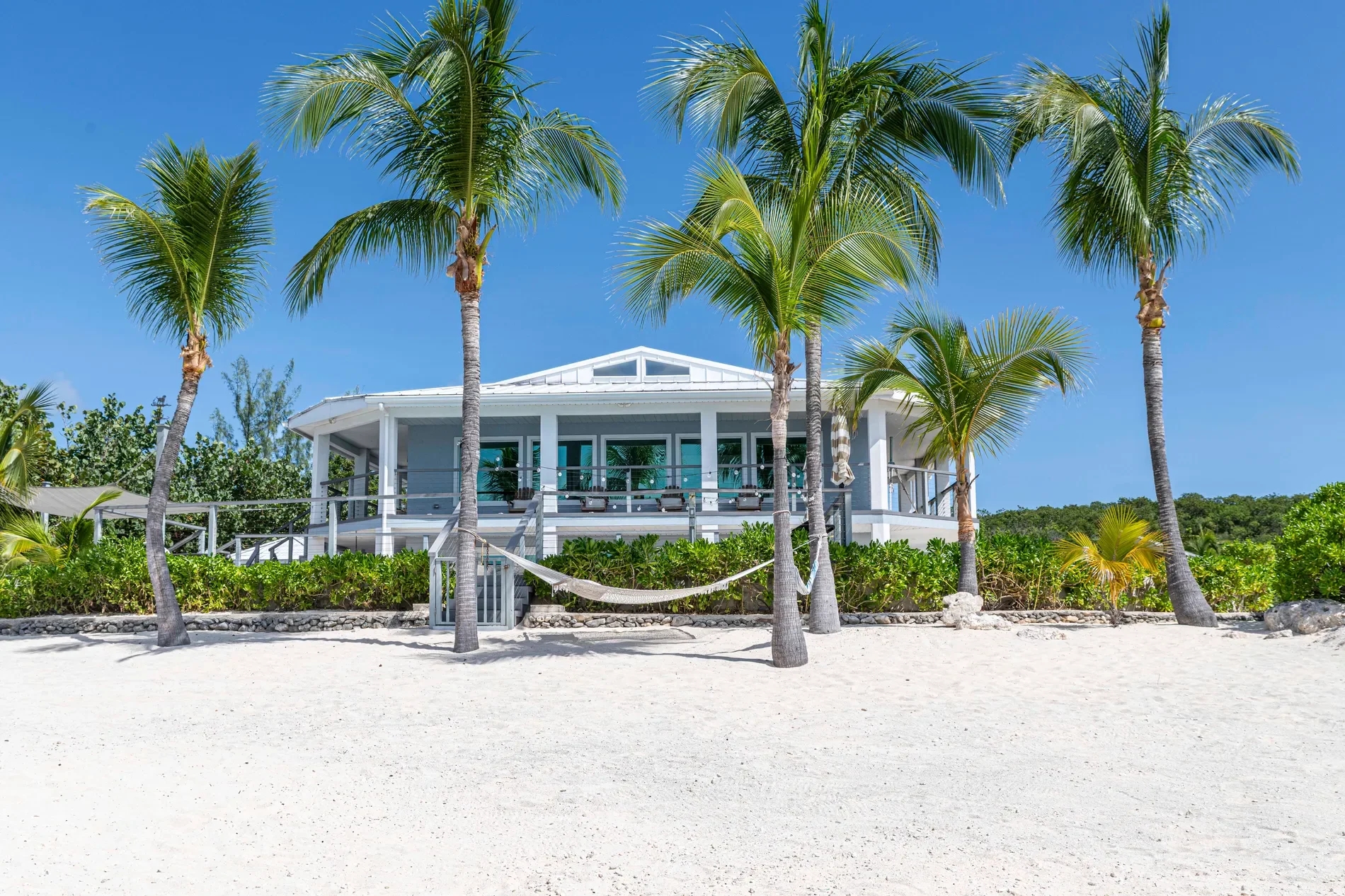 Exterior photo 2