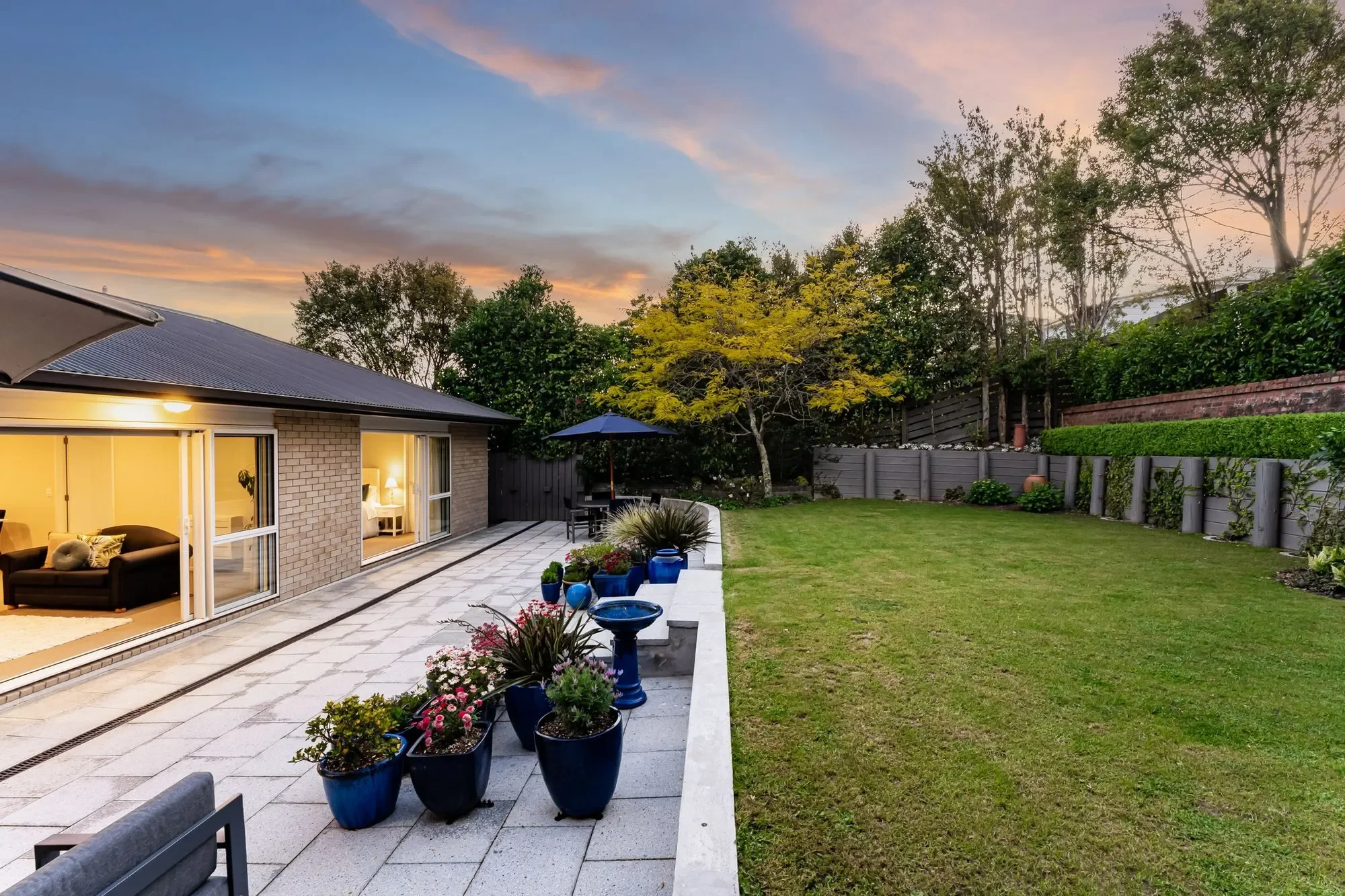 Exterior photo 6