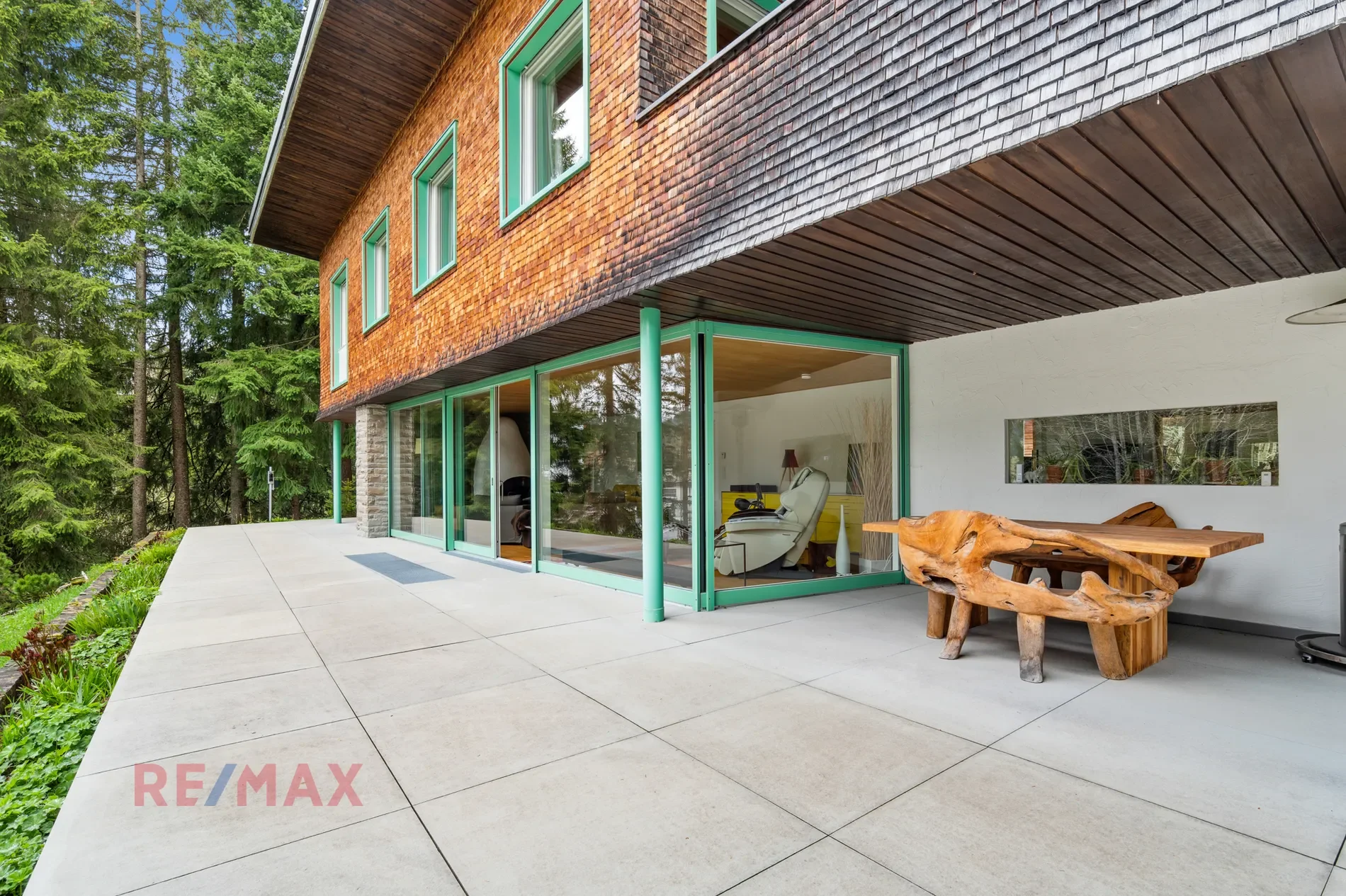 Exterior photo 7