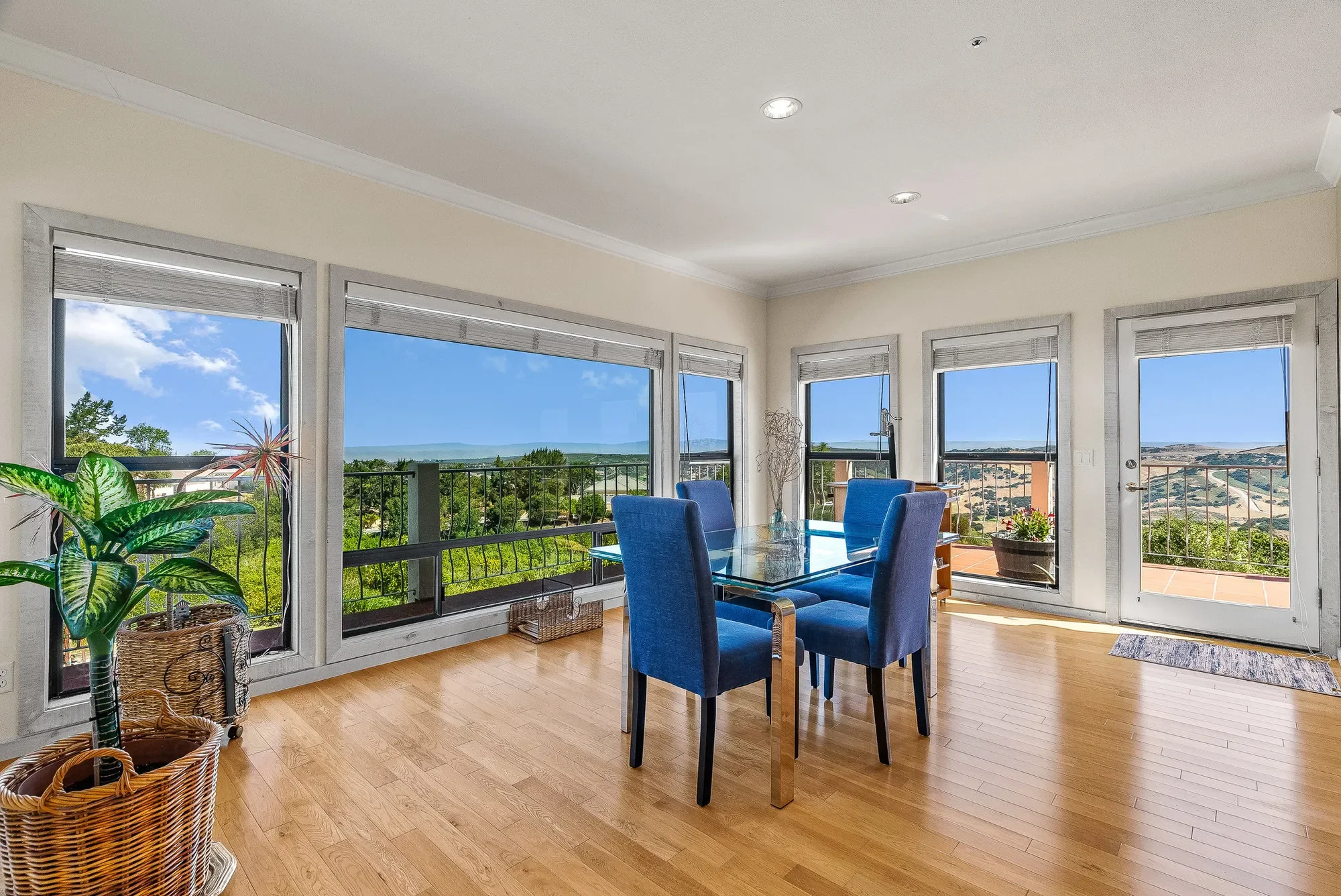 25611 Whip Road, Monterey, CA 93940, Monterey, California, United States. - Photo 4