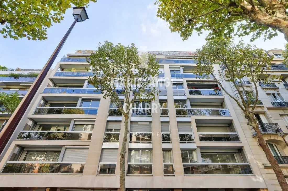 Exterior photo 9