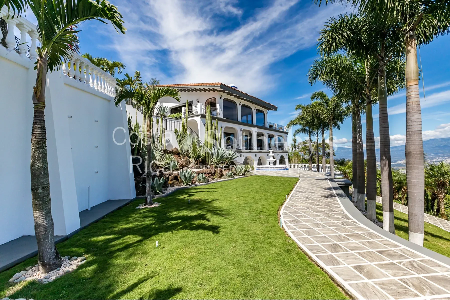 Exterior photo 6