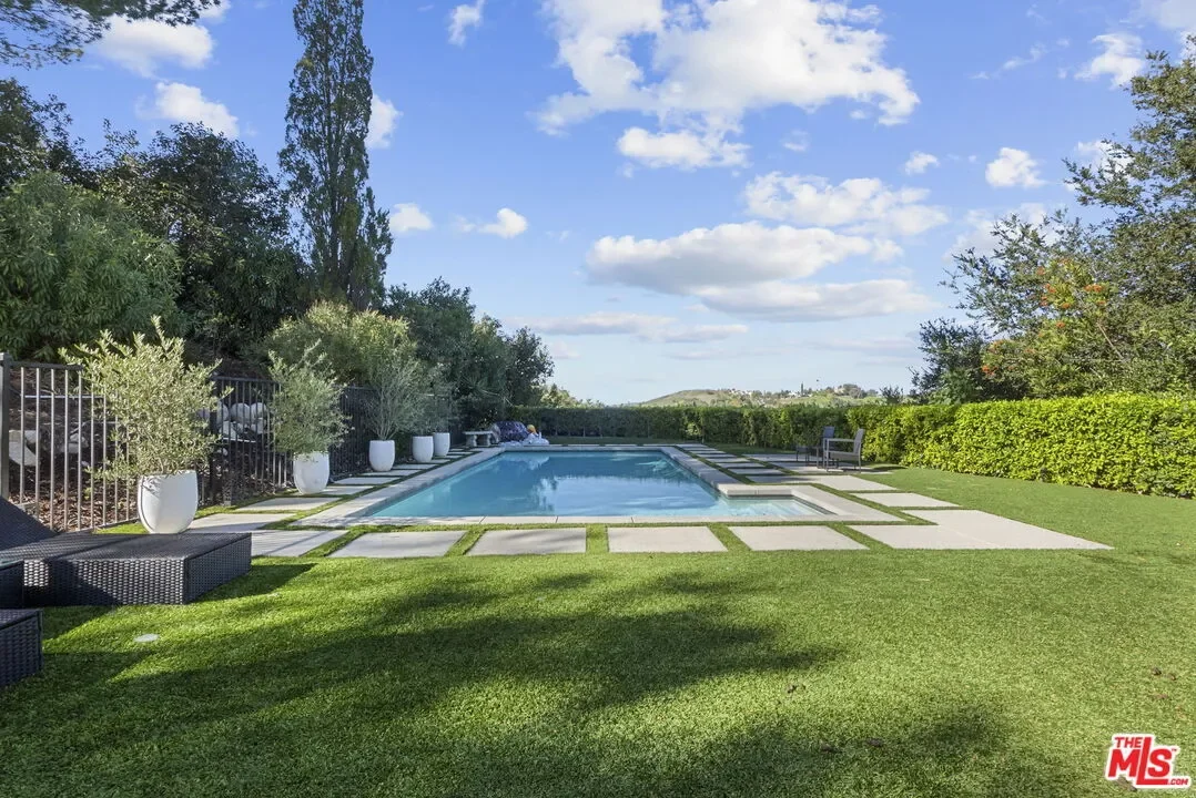 22241 Alizondo Dr, Los Angeles, California, United States. - Photo 9