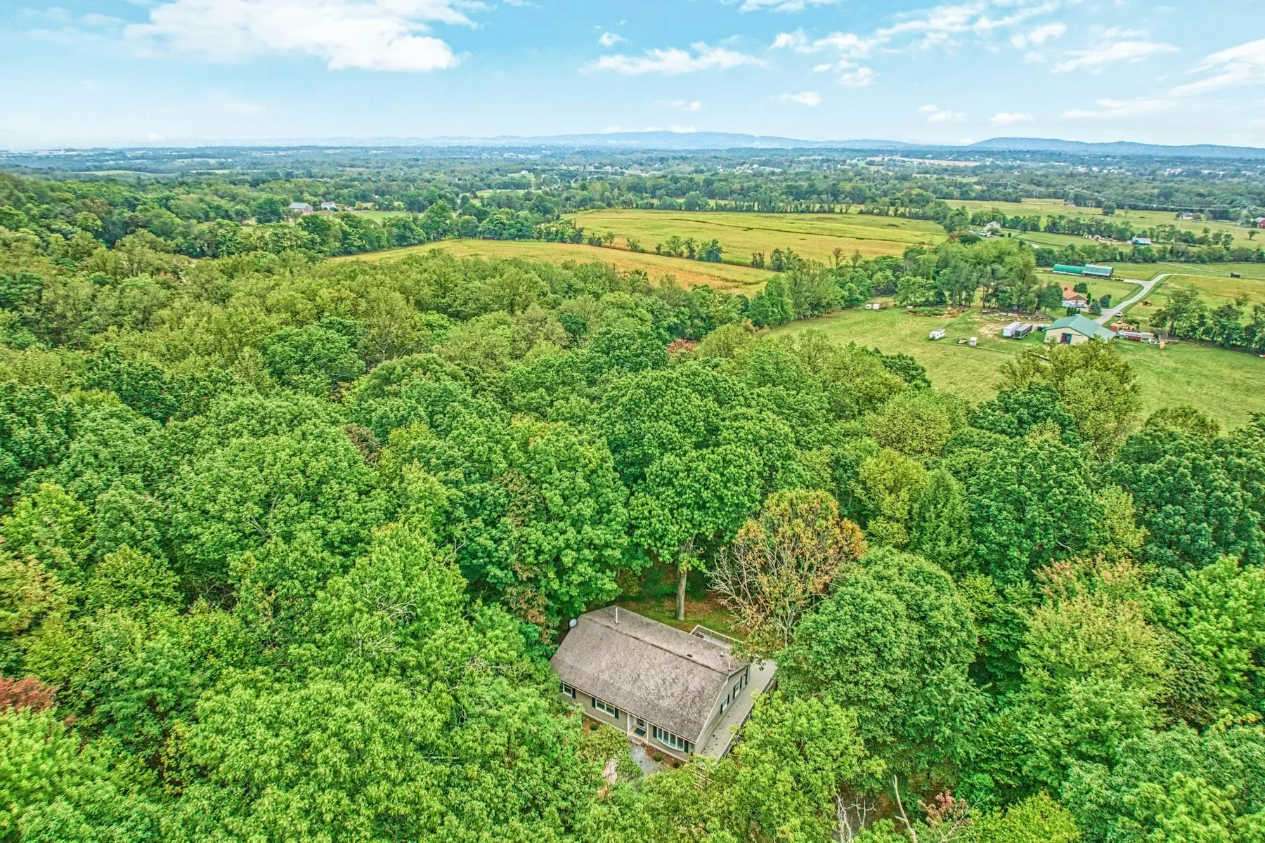 37740 Long Lane, Lovettsville, VA 20180, Lovettsville, Virginia, United States. - Photo 48