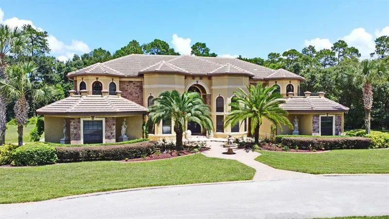 6 Bedrooms Single Family Detached