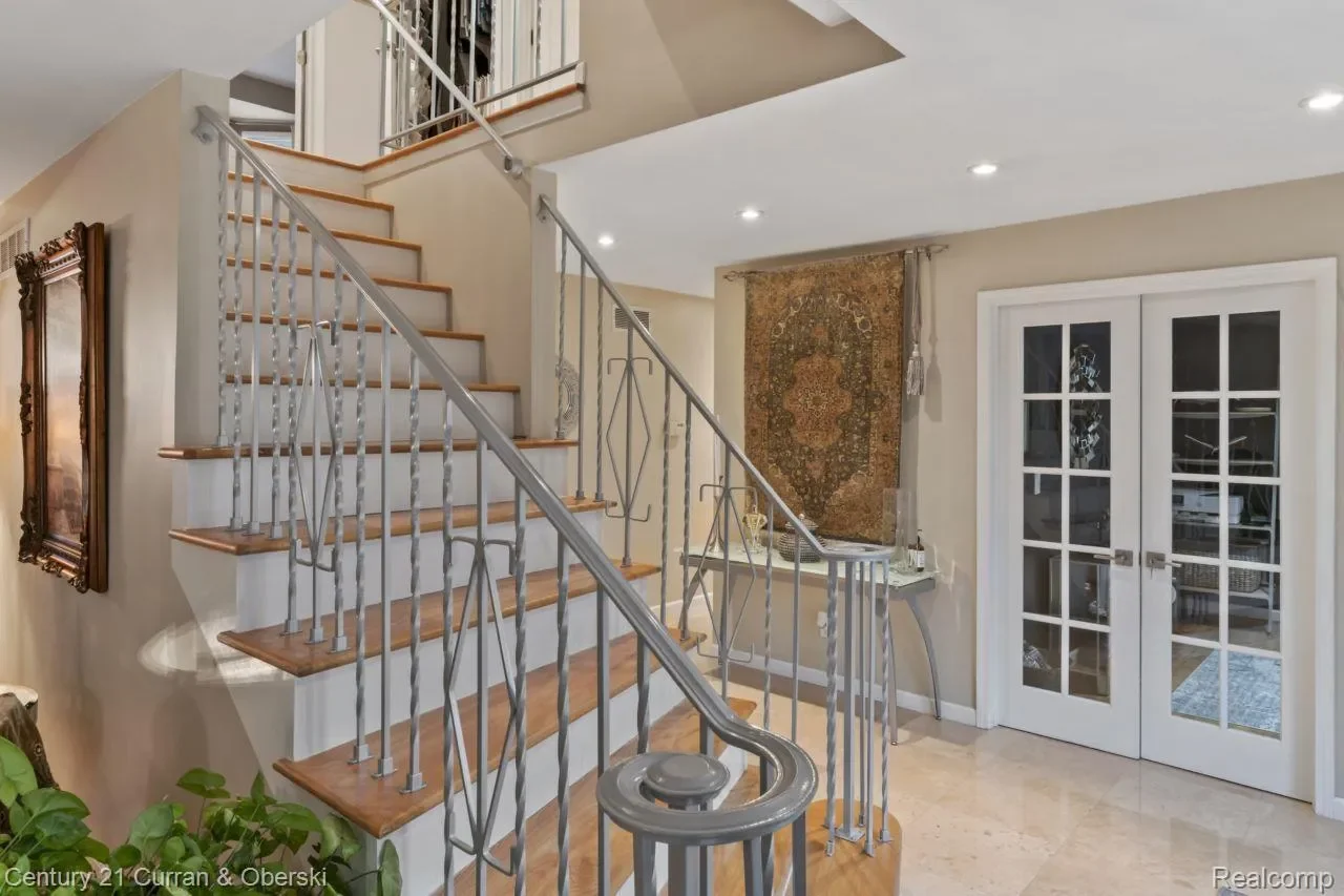 26155 Timber Trail, Dearborn Heights, MI 48127, Dearborn, Michigan, United States. - Photo 42