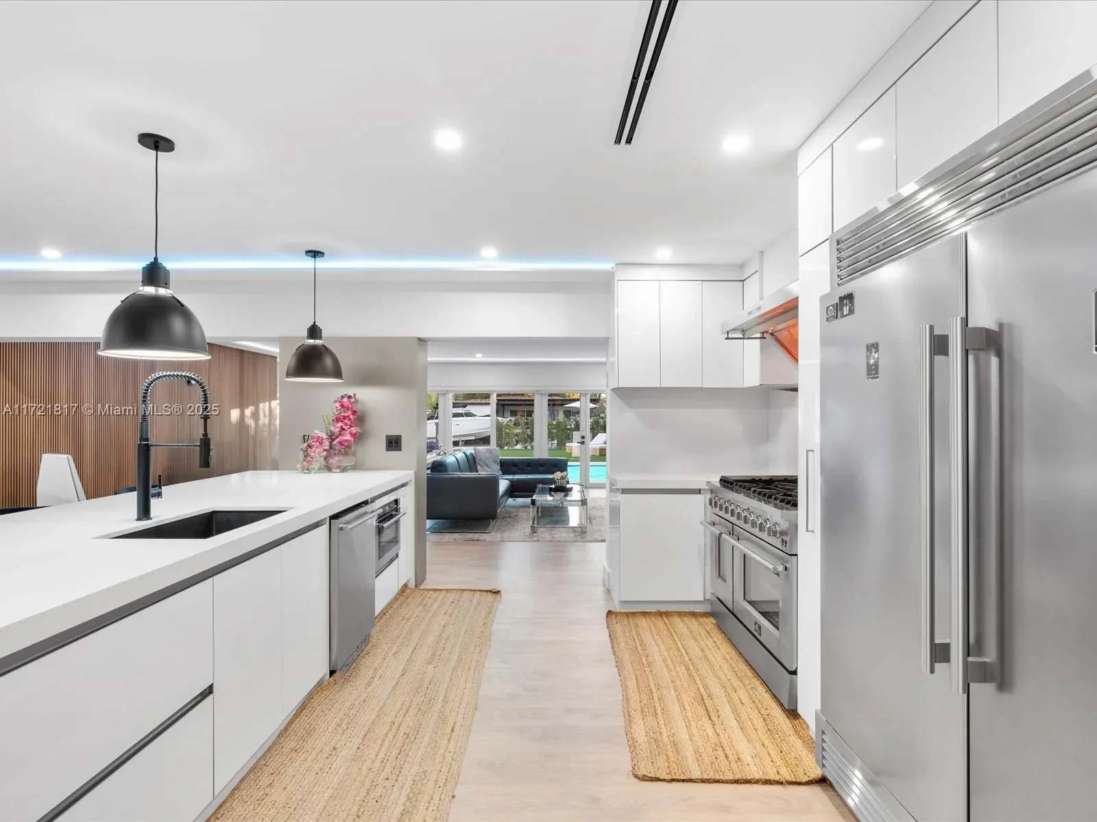1560 Cleveland Road, Miami Beach, Florida, United States. - Photo 28