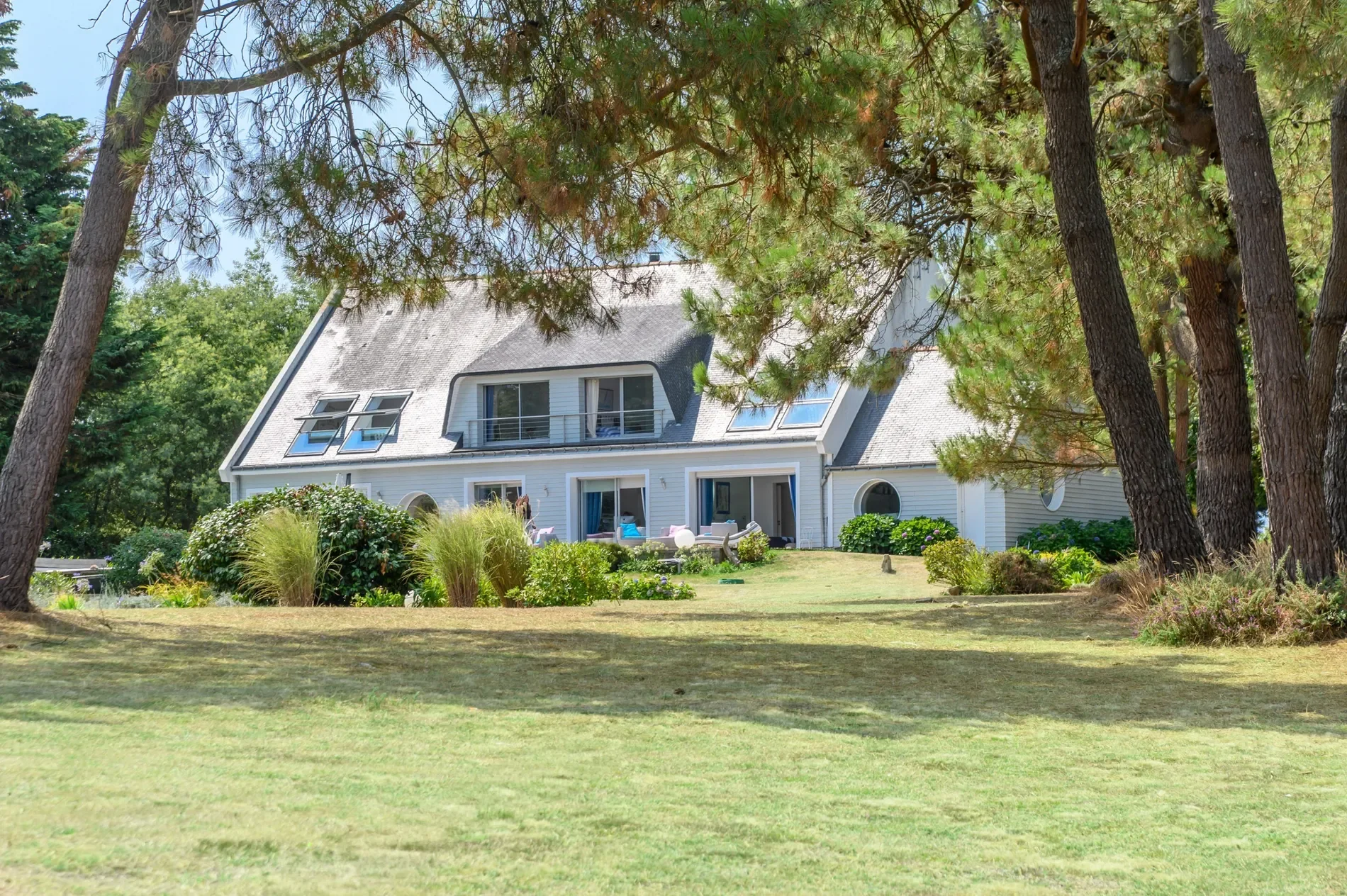 Exterior photo 2