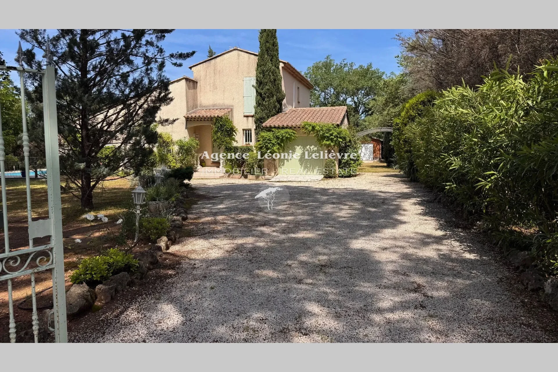 Vidauban, Provence-Alpes-Côte d'Azur, France. - Photo 12