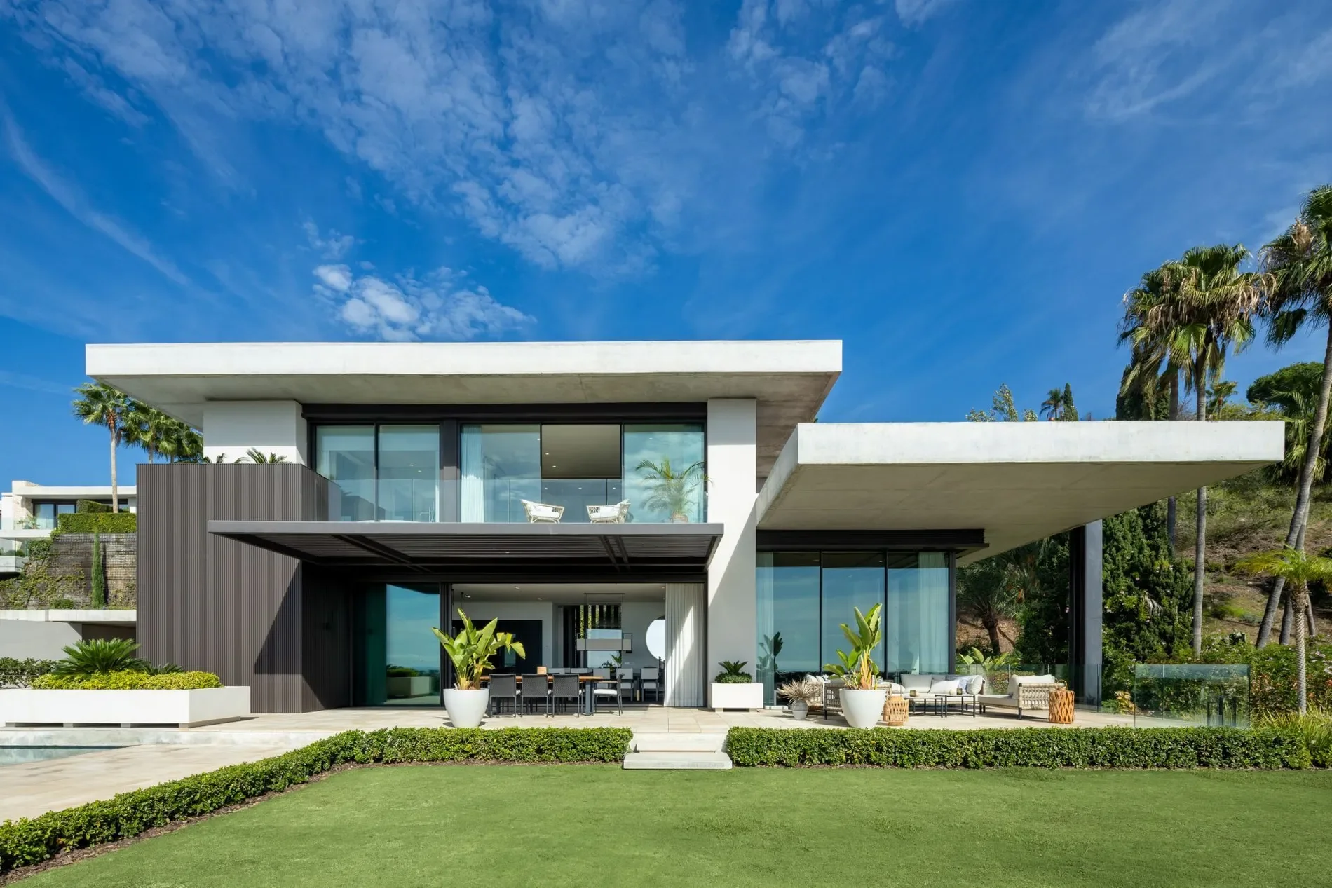 Exterior photo 7