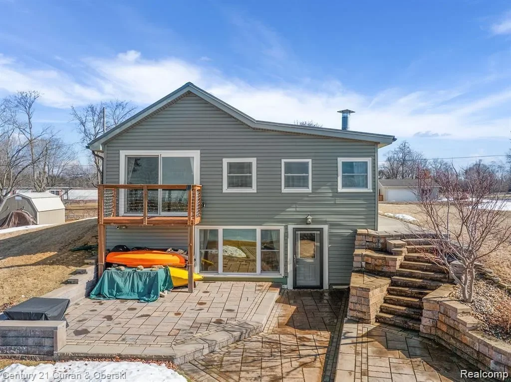222 Ackerson Lake Drive, Jackson, MI 49201, Leoni, Michigan, United States. - Photo 17