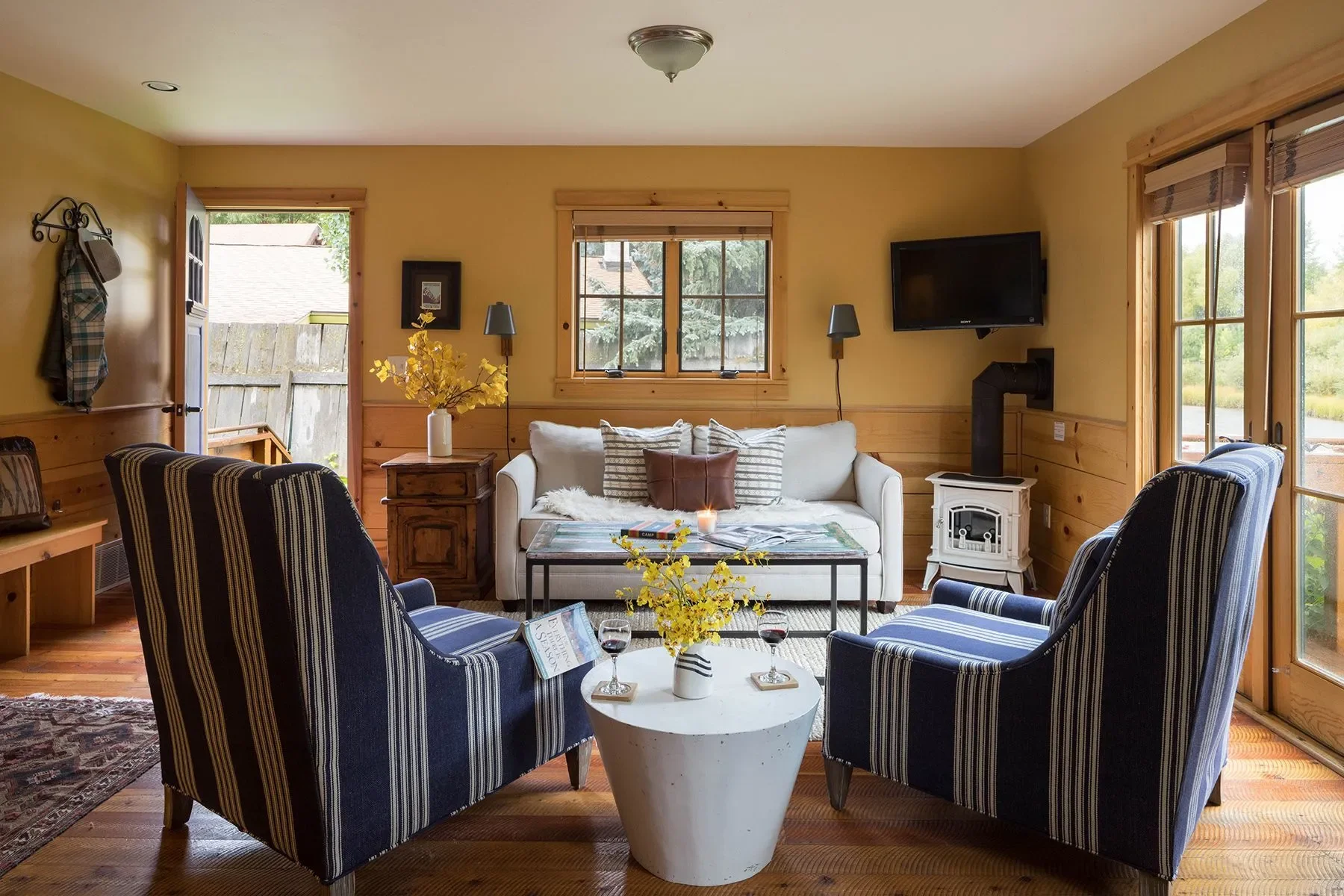 433, 435 N Glenwood Street , Jackson, WY 83001, Jackson, Wyoming, United States. - Photo 17