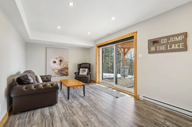 121 Ch. du Pavillon-Kanata, Amherst, Quebec, Canada. - Photo 37