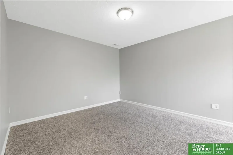 16831 Chandler Street, Omaha, NE 68136, Omaha, Nebraska, United States. - Photo 37