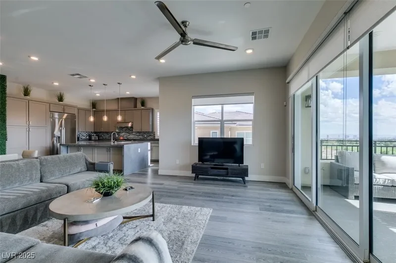 9133 Las Manaitas Avenue 401, Las Vegas, Nevada, United States. - Photo 22