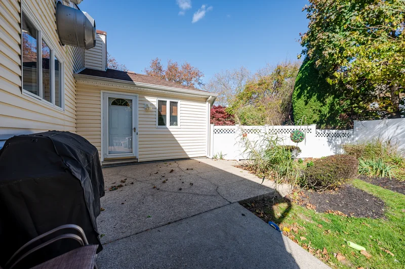 8 Penn Drive, Dix Hills, NY 11746, Huntington Station, New York, United States. - Photo 38