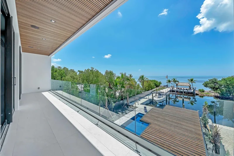 16 Seaside Avenue