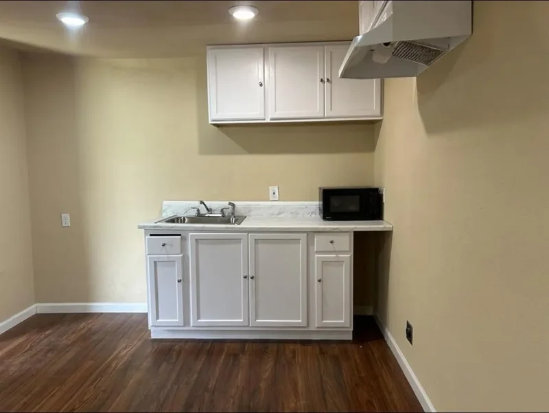 819 E Guadalupe St, La Grange, Texas, United States. - Photo 4