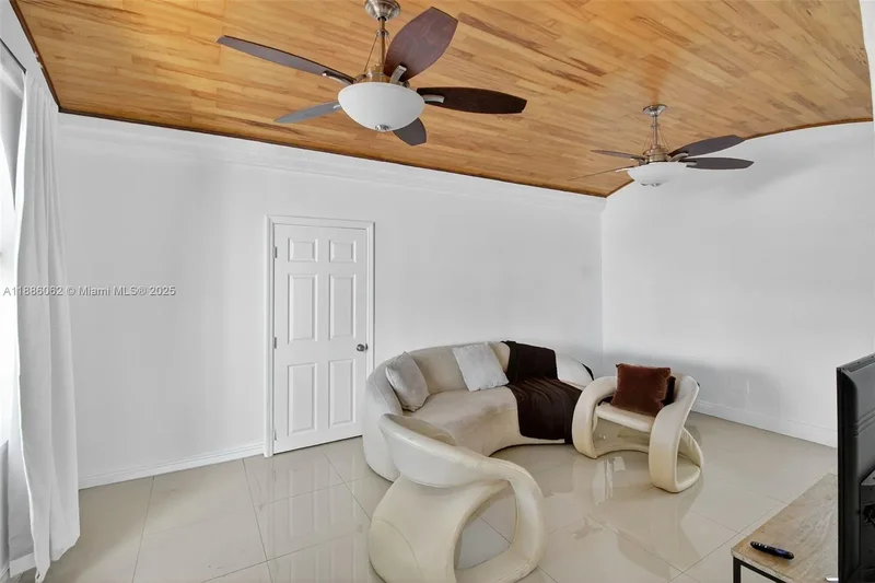 1680 NW 22nd Ct, Miami, Florida, United States. - Photo 27