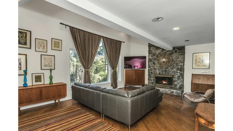 10 Soundview Crest, Manhasset, New York, United States. - Photo 21