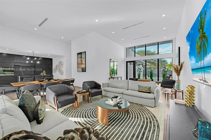 530 NW 41st St, Miami, Florida, United States. - Photo 14